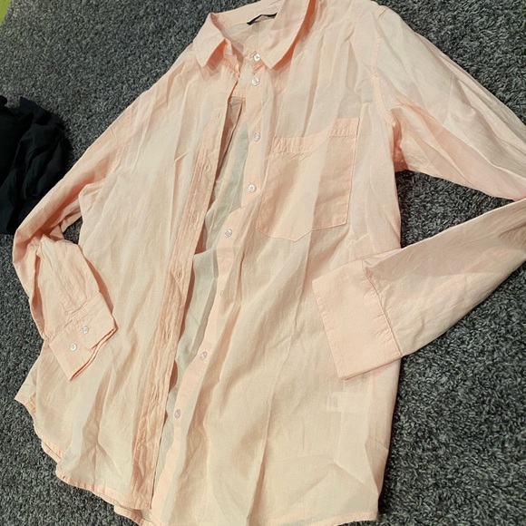 4/$10 ✨ oversized button up dress shirt - Picture 2 of 3